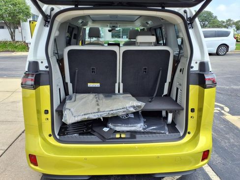 New 2025 Volkswagen ID. Buzz Pro S Plus image 22