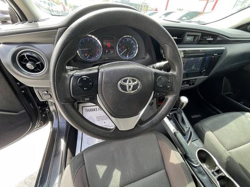 Used 2017 Toyota Corolla LE FWD image 8