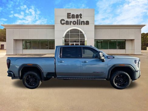 Used 2024 GMC Sierra 2500 AT4 w/ AT4 Premium Plus Package image 2