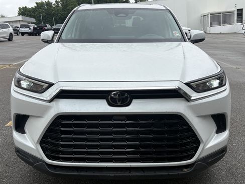 Used 2025 Toyota Grand Highlander AWD image 3