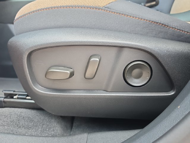 Used 2026 Chevrolet Equinox ACTIV w/ Convenience Package III AWD/4WD image 16