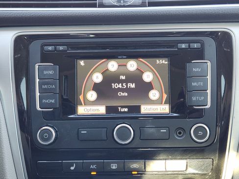 Used 2013 Volkswagen Passat 2.5 SE image 17