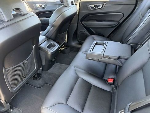 Used 2020 Volvo XC60 T6 Momentum AWD/4WD image 18