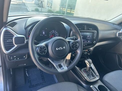 Used 2022 Kia Soul LX w/ Technology Package image 16