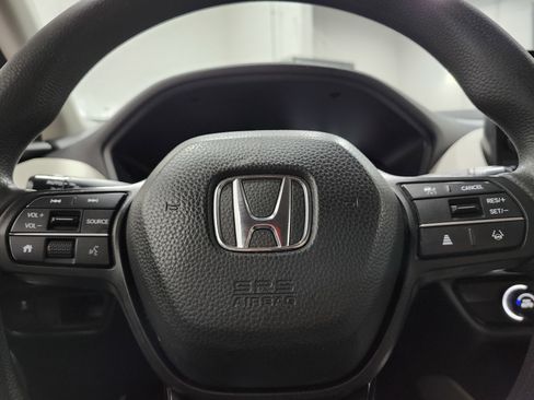 Used 2023 Honda HR-V LX image 25