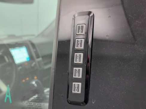 Used 2017 Ford F150 Lariat image 23