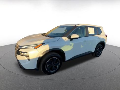 Used 2025 Nissan Rogue SV FWD image 8