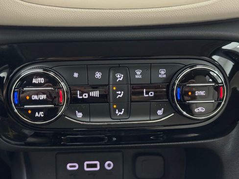 Used 2023 Buick Encore GX Select FWD image 21