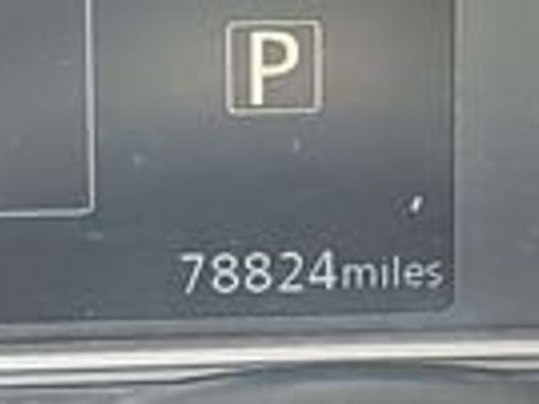 Used 2023 Nissan Versa SV FWD image 3