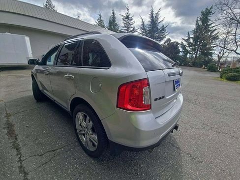Used 2013 Ford Edge Limited w/ Driver Entry Pkg image 3