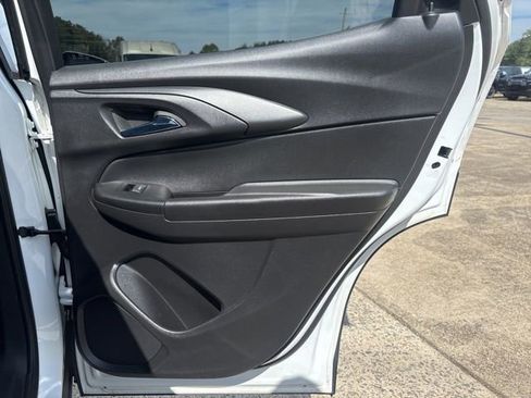 Used 2022 Chevrolet TrailBlazer ACTIV w/ Sun and Liftgate Package image 11