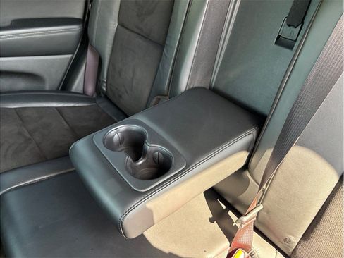 Used 2020 Jeep Grand Cherokee Altitude RWD image 39