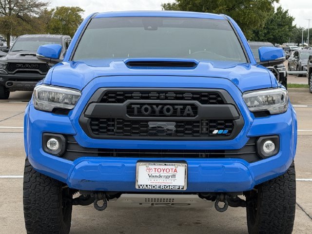Used 2021 Toyota Tacoma TRD Sport w/ TRD Premium Sport Package AWD/4WD image 7