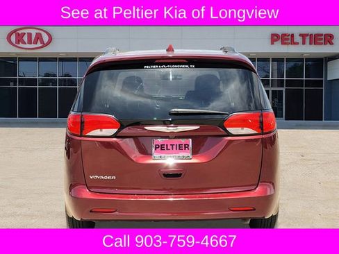 Used 2020 Chrysler Voyager Lxi FWD image 5