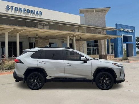 Used 2024 Toyota RAV4 SE image 4