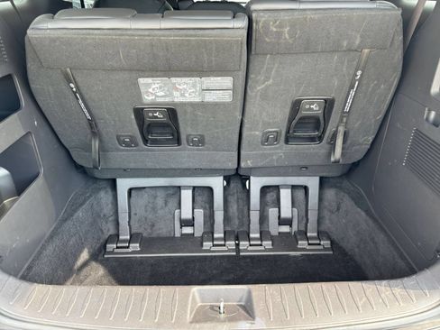 Used 2026 Kia Carnival FWD image 30