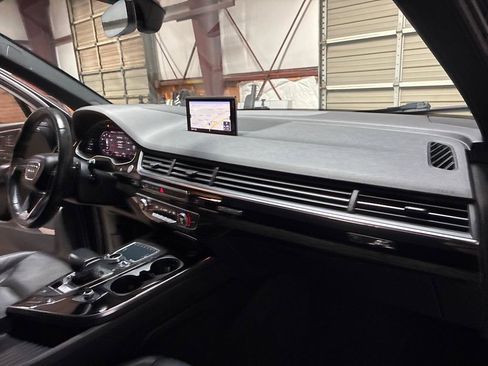 Used 2018 Audi Q7 3.0T Prestige AWD/4WD image 33