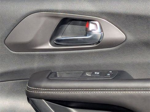 New 2026 Chrysler Pacifica Select image 35