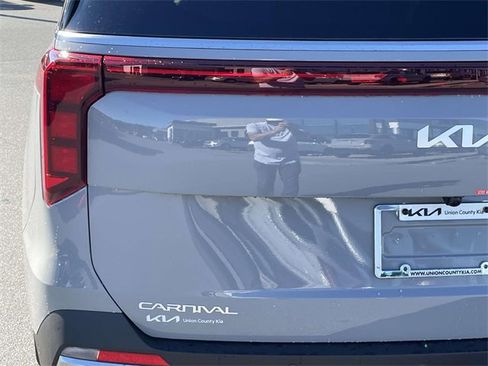 New 2026 Kia Carnival SX image 10