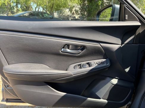 Used 2025 Nissan Sentra SV FWD image 18