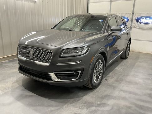 Used 2019 Lincoln Nautilus Select image 3