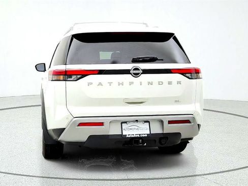 Used 2024 Nissan Pathfinder SL w/ SL Premium Package FWD image 6