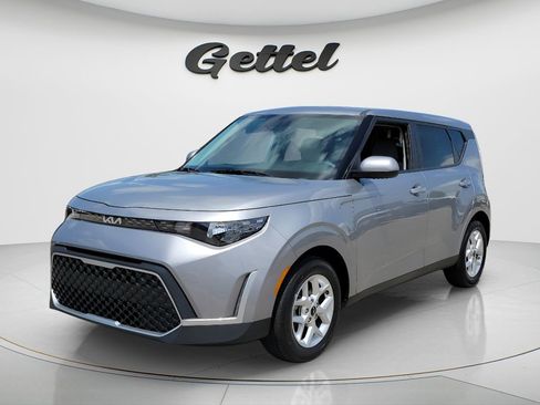 Used 2025 Kia Soul LX image 1