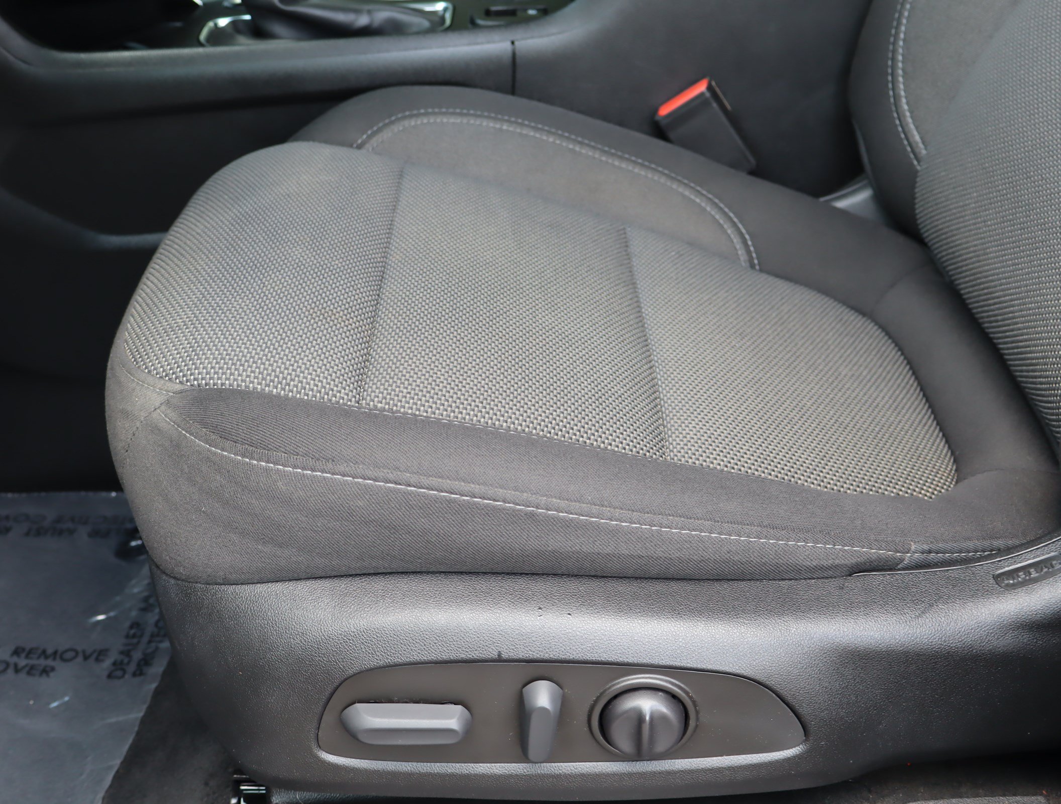 Used 2023 Chevrolet Traverse LT FWD image 16