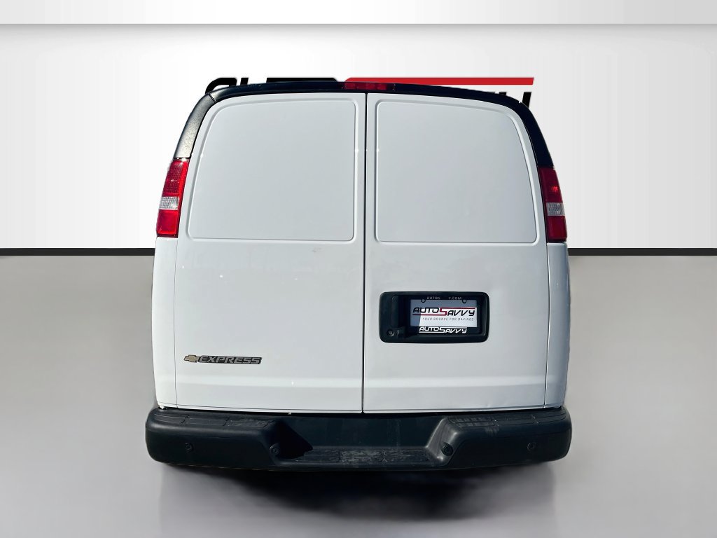 Used 2024 Chevrolet Express 2500 w/ Driver Convenience Package RWD image 6