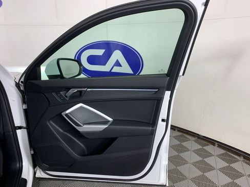 Used 2022 Audi Q3 2.0T Premium Plus image 41