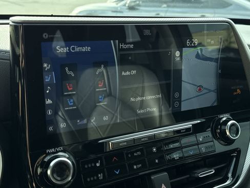 Used 2022 Toyota Highlander Platinum image 19