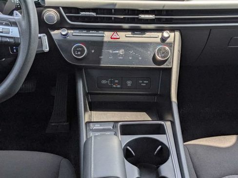 Used 2025 Hyundai Sonata SEL FWD image 18