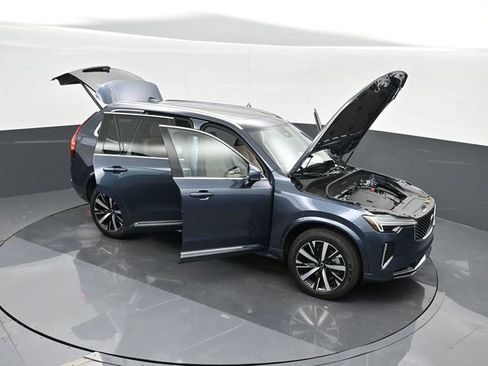 New 2026 Volvo XC90 B6 Core image 42