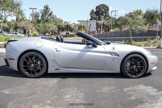 Used 2012 Ferrari California RWD image 9