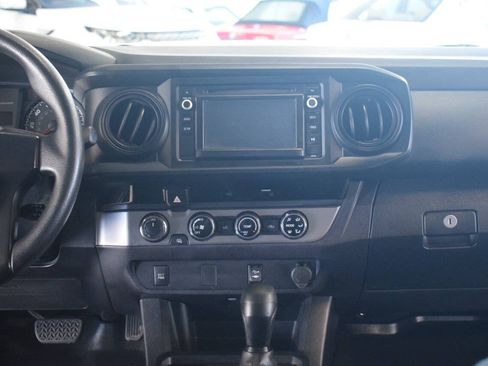 Used 2017 Toyota Tacoma SR AWD/4WD image 54