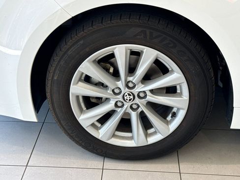 Used 2024 Toyota Corolla SE w/ SE Package FWD image 15