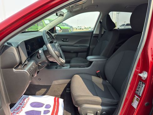 Used 2025 Hyundai Kona SEL AWD/4WD image 9