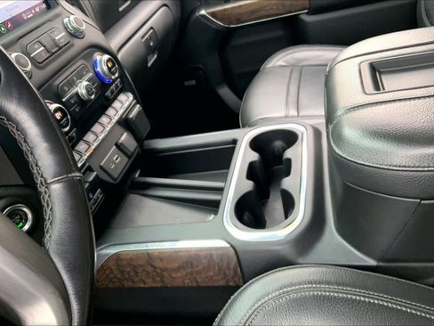 Used 2021 GMC Sierra 2500 Denali w/ Denali Black Diamond Edition image 14