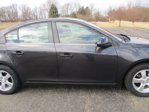 Used 2014 Chevrolet Cruze LT image 26
