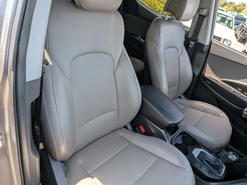 Used 2017 Hyundai Santa Fe Sport FWD image 20