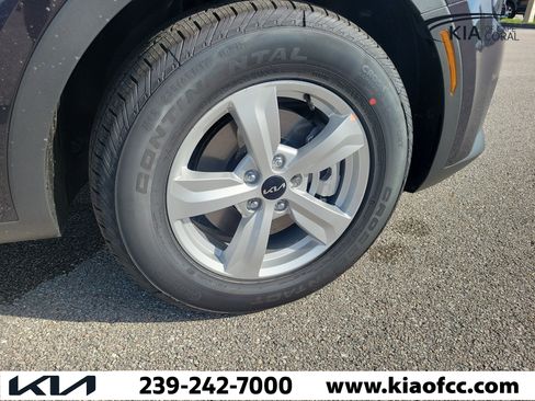 New 2026 Kia Sorento LX FWD image 7