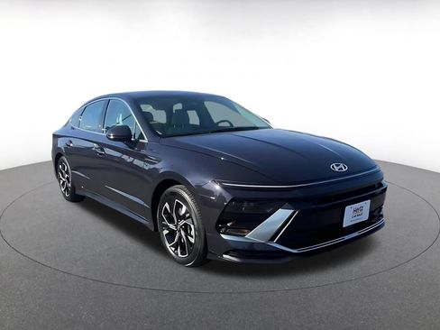 Used 2025 Hyundai Sonata SEL FWD image 3