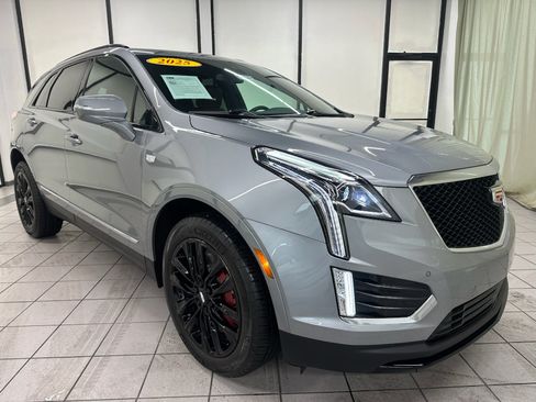 Certified 2025 Cadillac XT5 Sportv AWD/4WD image 2