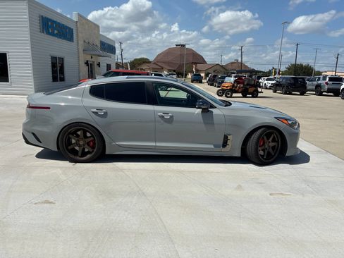 Used 2019 Kia Stinger GT2 RWD image 3