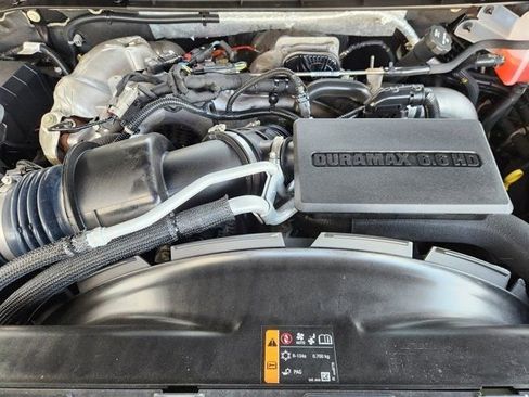 Used 2025 Chevrolet Silverado 2500 ZR2 w/ Technology Package image 42