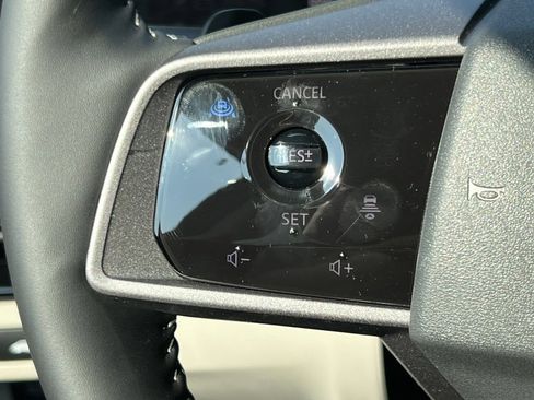 Certified 2025 Nissan Murano SL w/ Cargo Package image 19