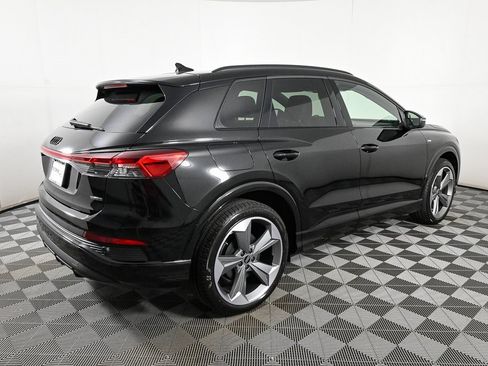 New 2025 Audi Q4 e-tron Prestige image 3