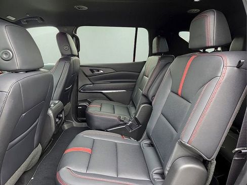 New 2026 Chevrolet Traverse RS FWD image 14