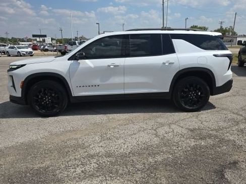 Used 2024 Chevrolet Traverse LT w/ Midnight/Sport Edition FWD image 6