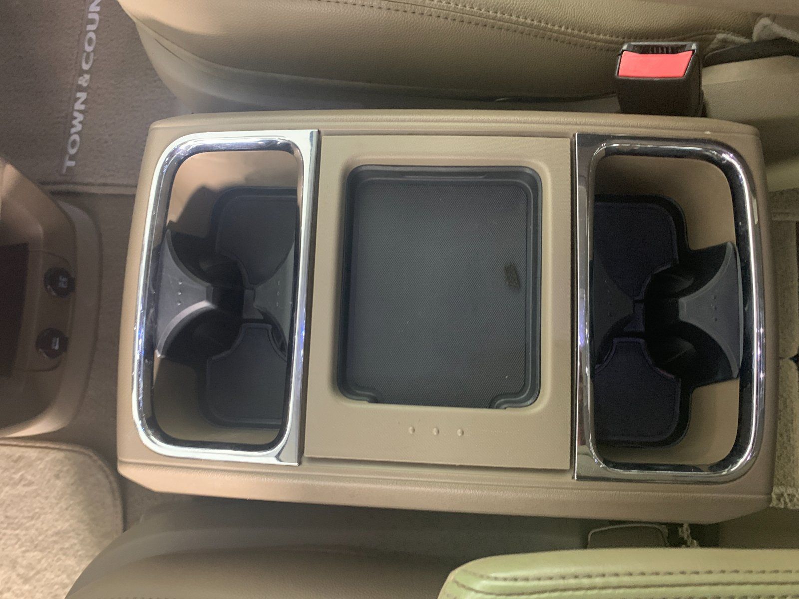 Used 2015 Chrysler Town & Country Touring w/ Trailer Tow Group FWD image 26